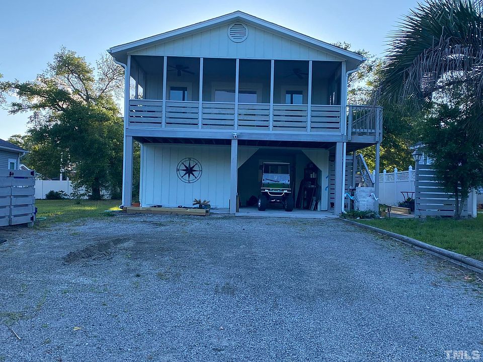 1st image of 105 NE 12th St