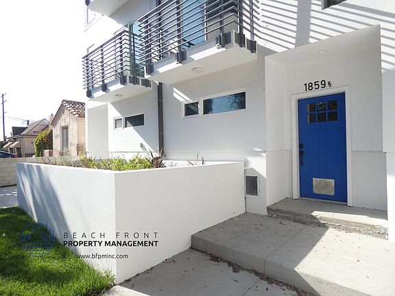 3rd image of 1859 Alsace Ave #5