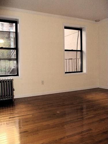 2nd image of 180 Mott St