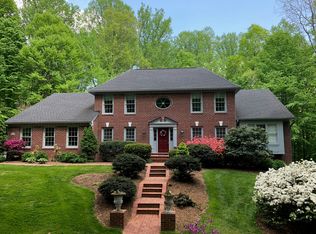 5839 Robeys Meadow Ln, Fairfax, VA 22030