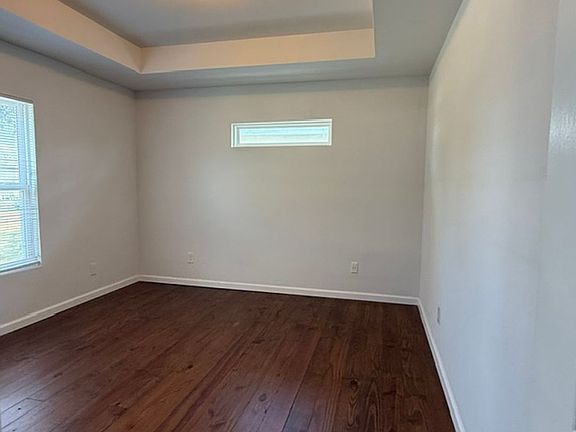 2nd image of 762 Parklawn Ct