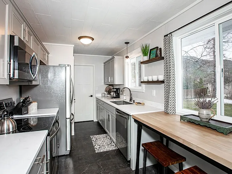 209 Alpha Rd — Photo 10