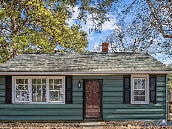 2nd image of 1315 Saint Michaels Ln