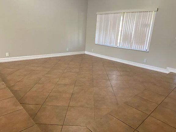 2nd image of 4834 Willow Dr