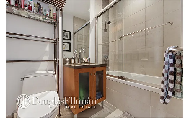 Rented by Douglas Elliman | media 28