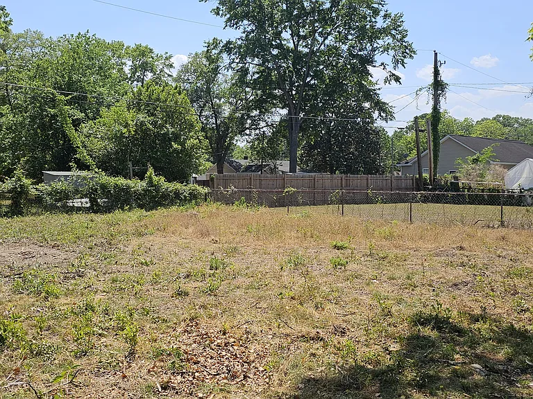 3820 Montgomery Ave — Photo 22