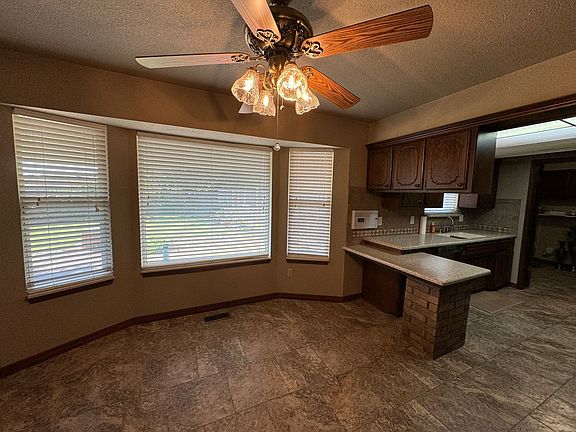 5th image of 11605 Mackel Dr