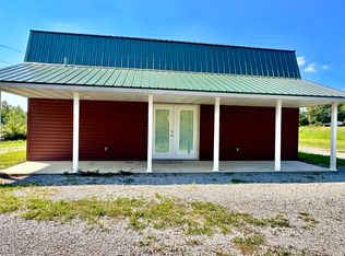 427 Willow Rd, Flora, IL 62839