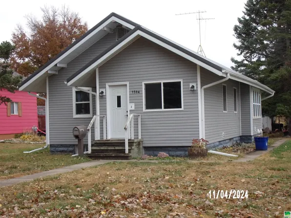 1504 Avenue H, Hawarden, IA 51023