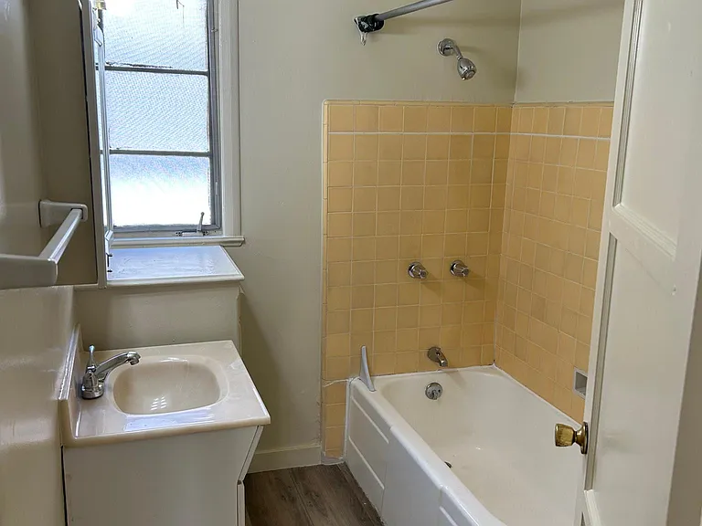 4754 Kraft Ave — Photo 8