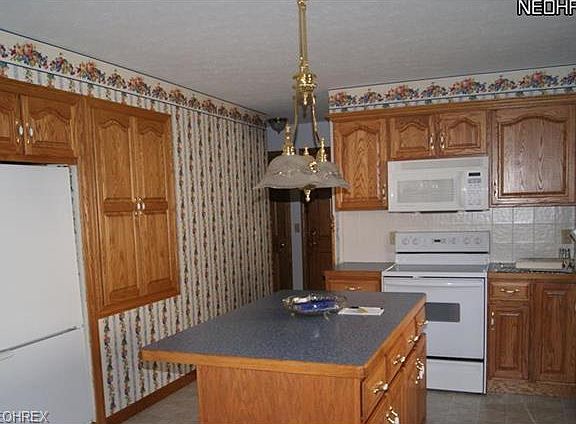 2nd image of 919 Mesquite Ln