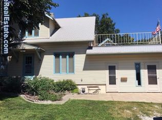 409 Pine St, Pleasant Dale, NE 68423