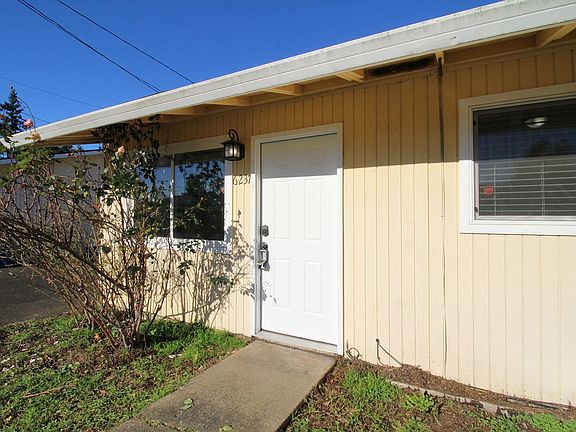 2nd image of 6237-6239 SE Fern Ave #6237