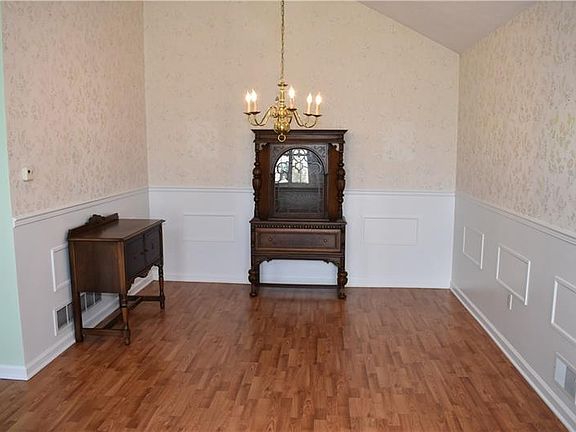 4th image of 804 Hunt Club Dr