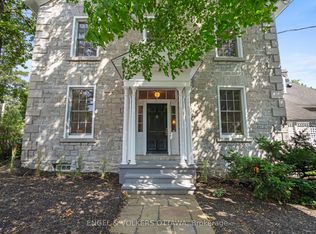 71 Thomas St, Ottawa, ON K1M1M7