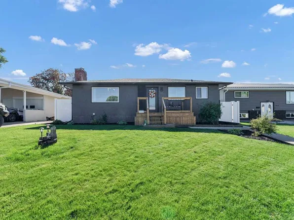 2427 N 24th St SE, Medicine Hat, AB T1B 1B1