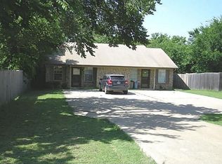 102 Pine Meadow Dr, Kennedale, TX 76060