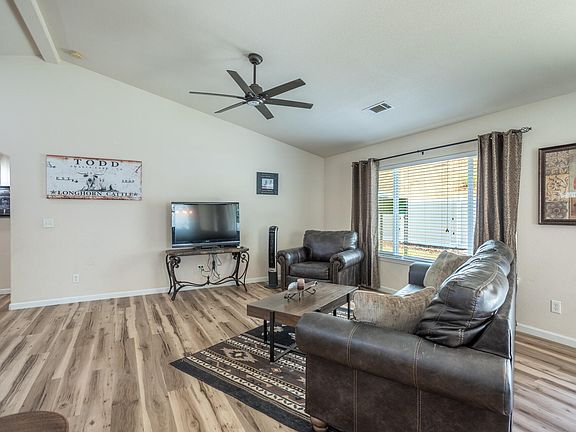 5th image of 3926 Craftsman Ave