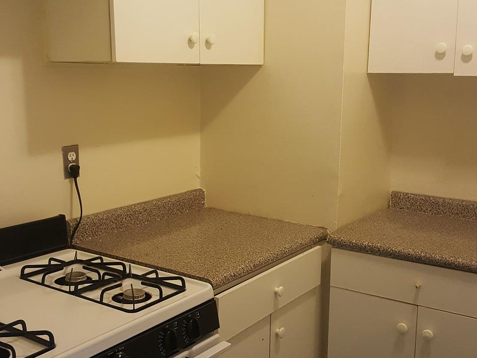 1st image of 180 Hawthorne Ave #2