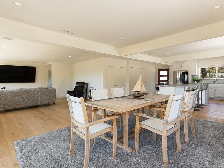 813 E Anapamu St #4B — Photo 1