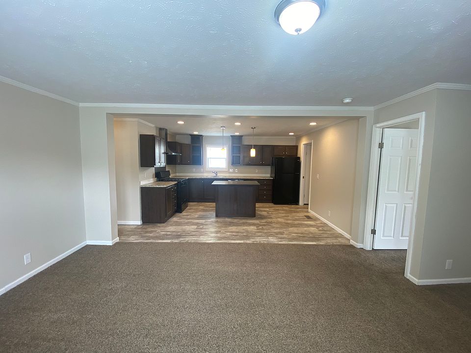 2nd image of 32707 Susan Ct