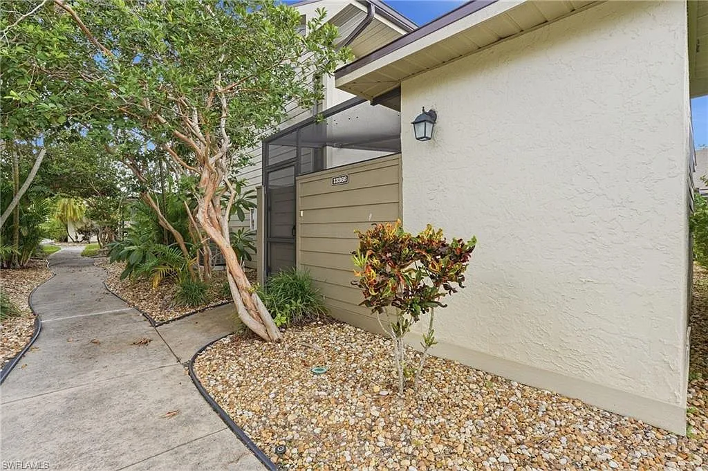 2 bed, 2.0 bath, 973 sqft, $1,500 — Photo 2