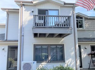 920 Prairie Dr, Racine, WI 53406