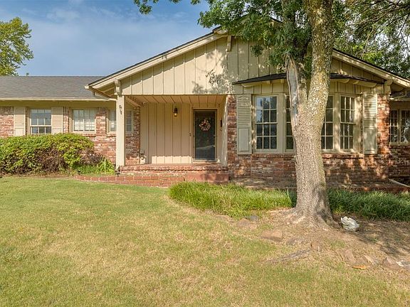 2nd image of 4813 Larissa Ln