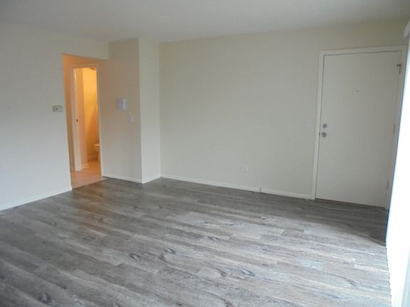 4th image of 9800 Bianco Ter #3E