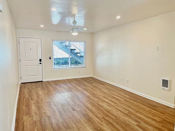 3rd image of 4912 W Point Loma Blvd #2