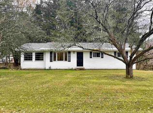 10 Rich Hts, North Bennington, VT 05257