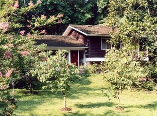 8408 Peck Pl, Bethesda, MD 20817