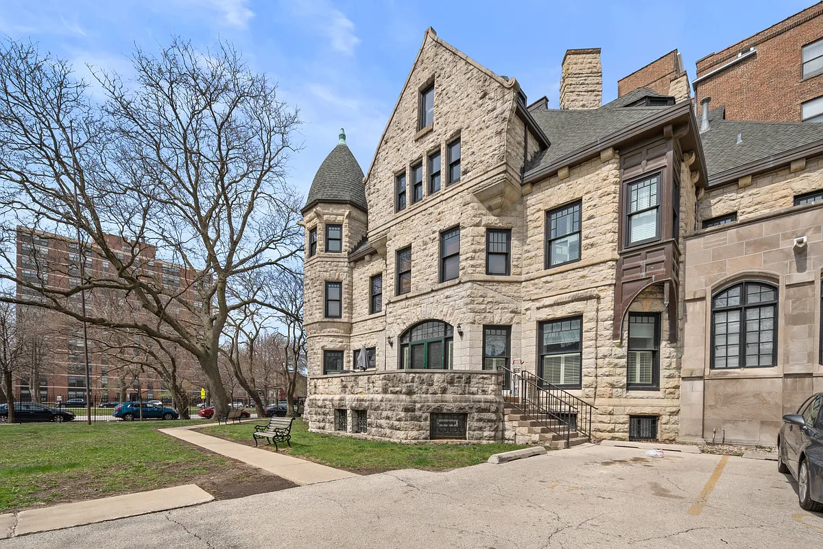Building Photo - 4545 S Drexel Blvd #1B