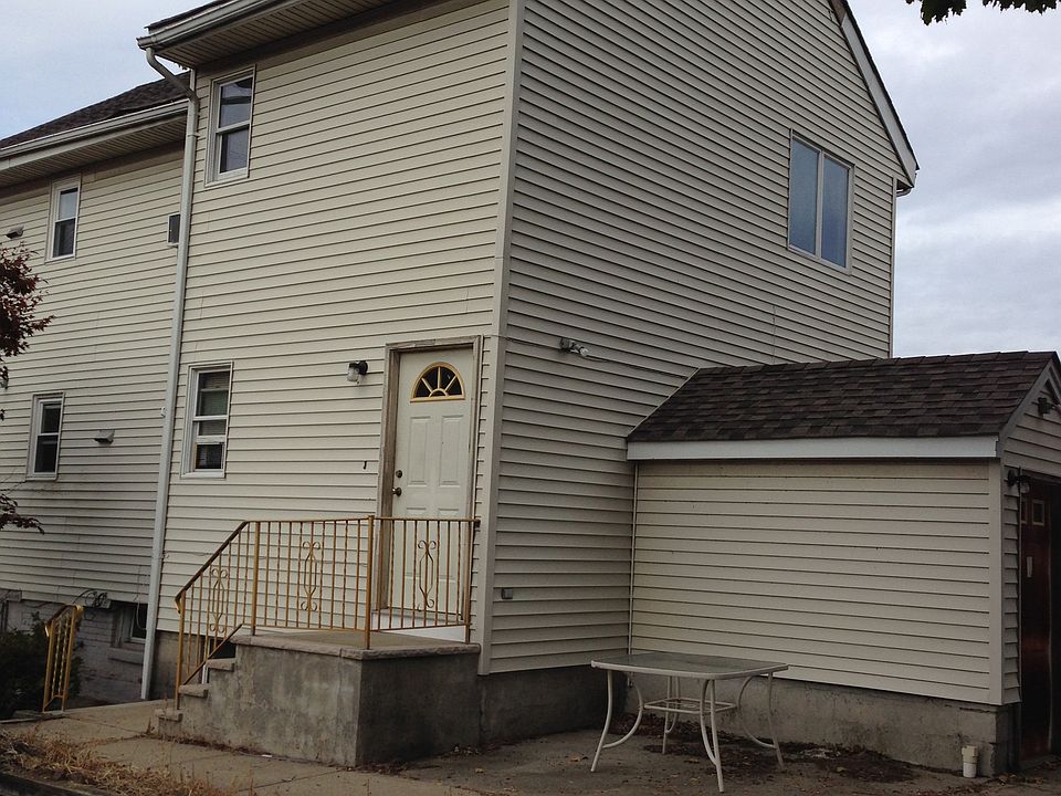 2nd image of 752 River Drive #2 family