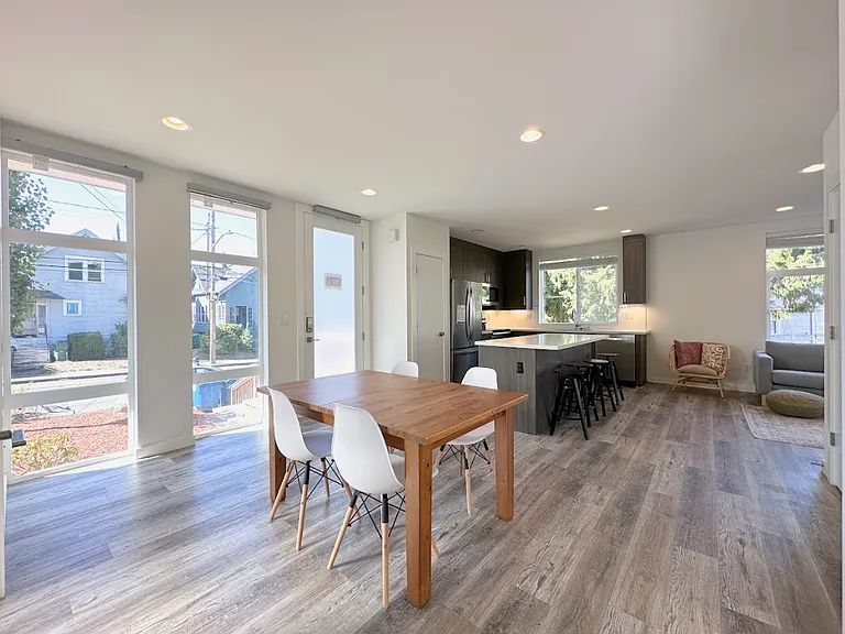 Brooklyn House — Photo 16