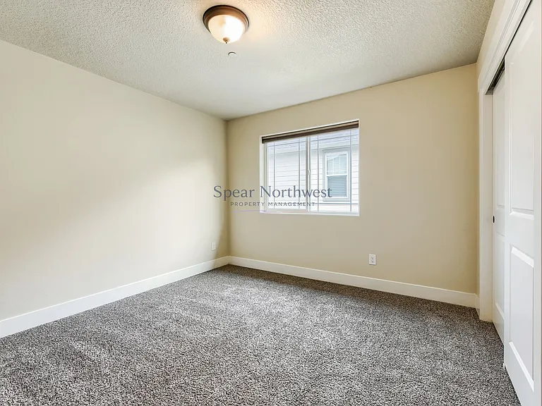 552 NE 77th Ave — Photo 21