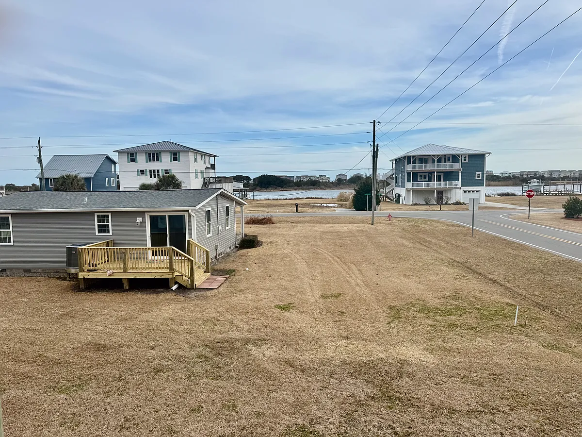 Building Photo - 334 Grandview Dr