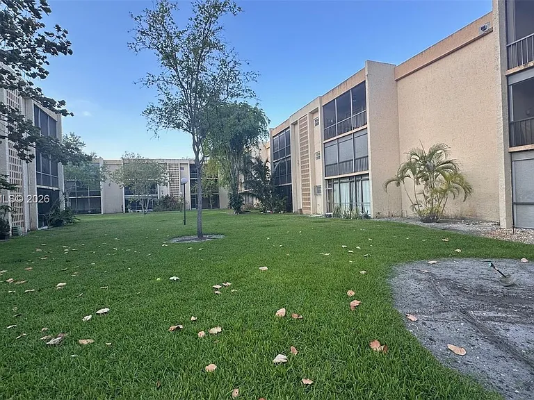 8401 SW 107th Ave #331E — Photo 20