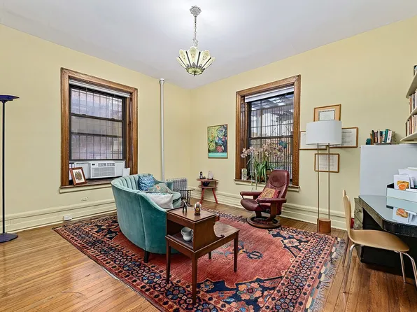 240 W 102nd St APT 15, New York, NY 10025