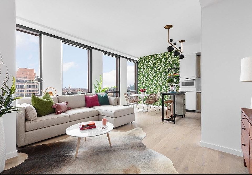 1st image of 626 1st Ave APT W32l
