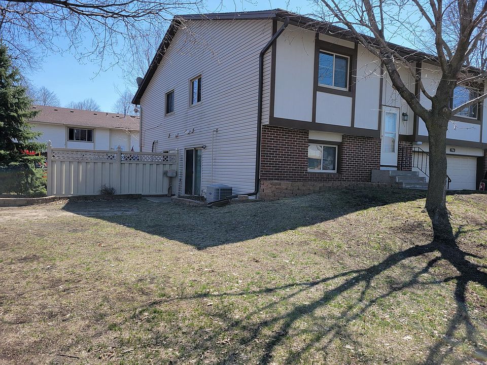 1st image of 796 125th Ln NE