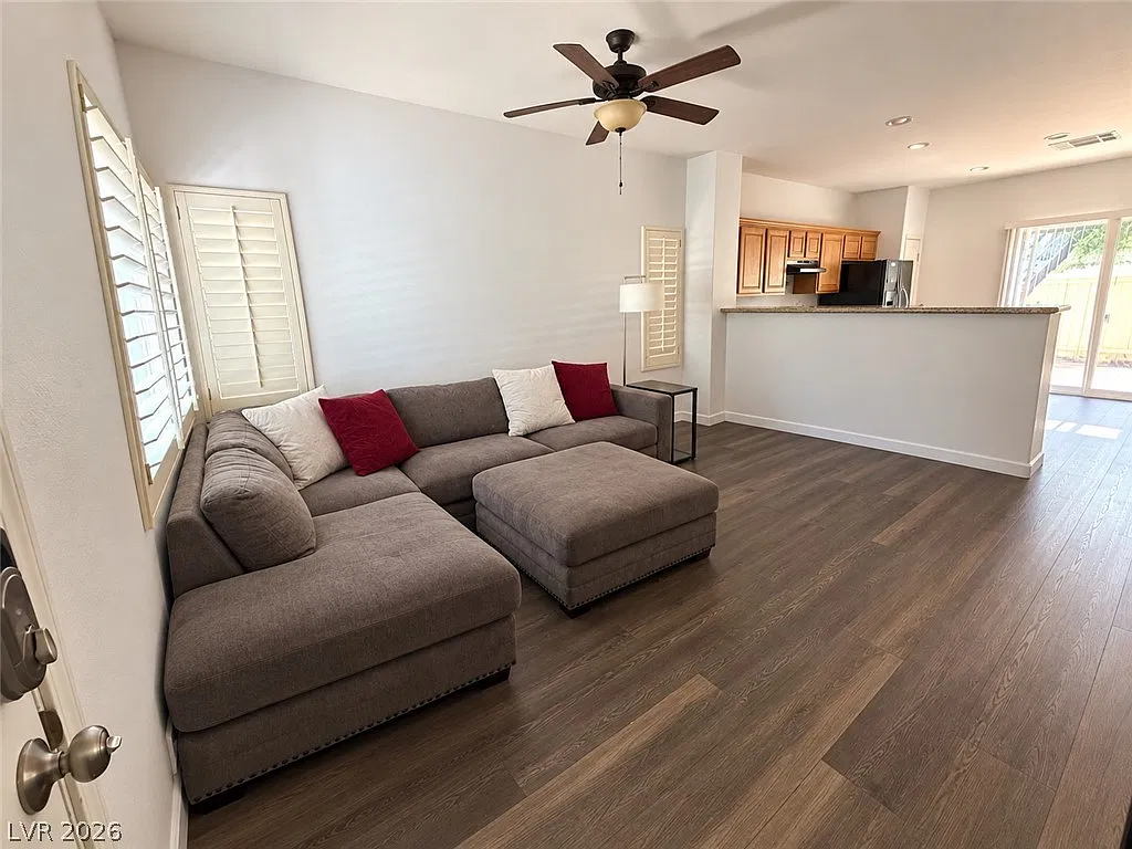 2 bed, 2.5 bath, 1171 sqft, $1,695 — Photo 3