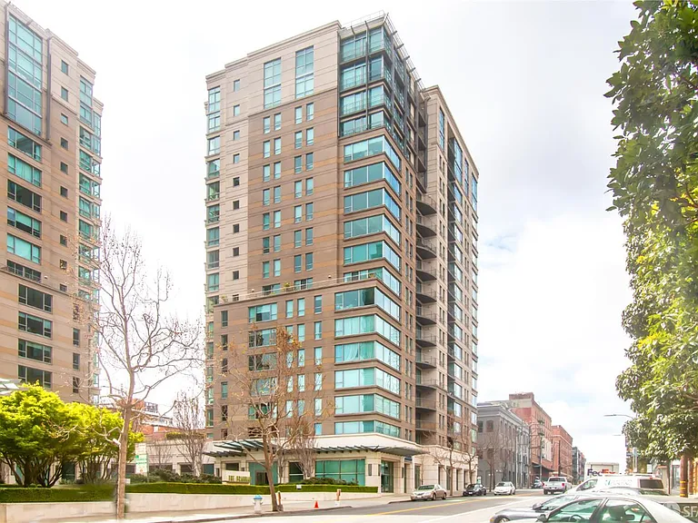 219 Brannan St #18K — Photo 30