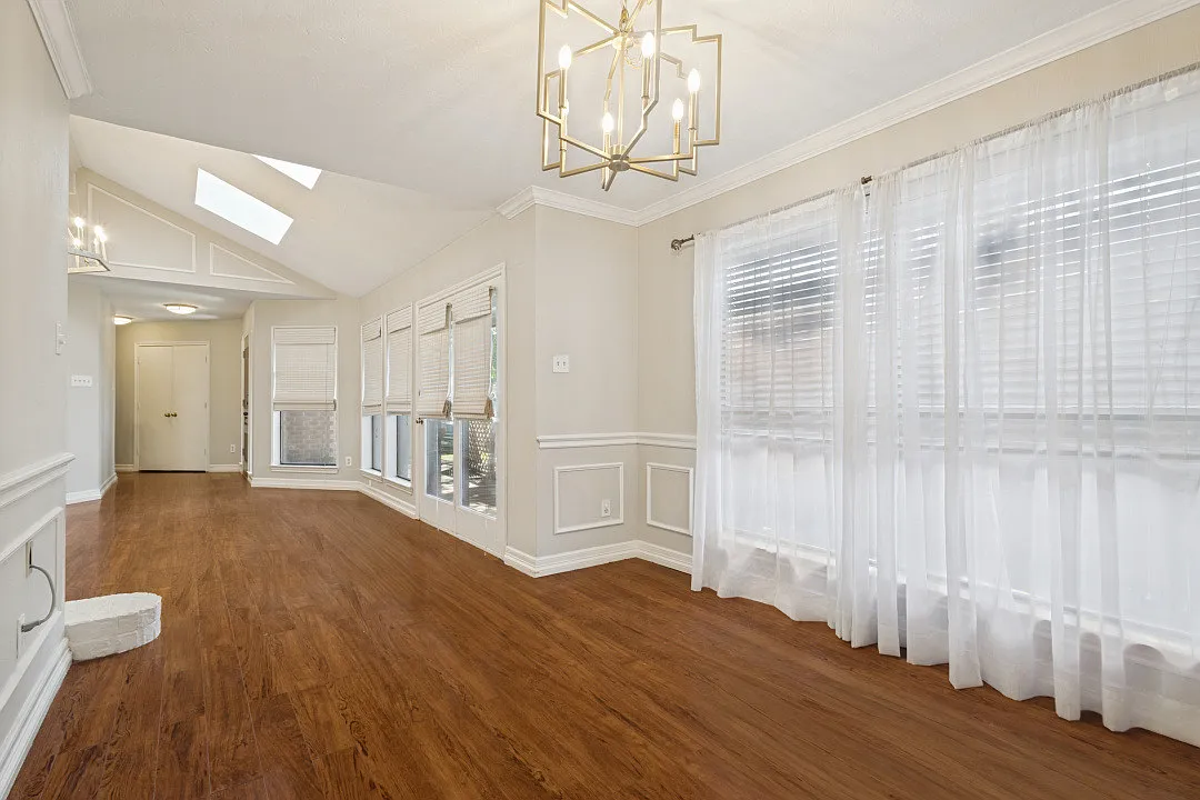 3 bed, 1800 sqft, $2,500 — Photo 4