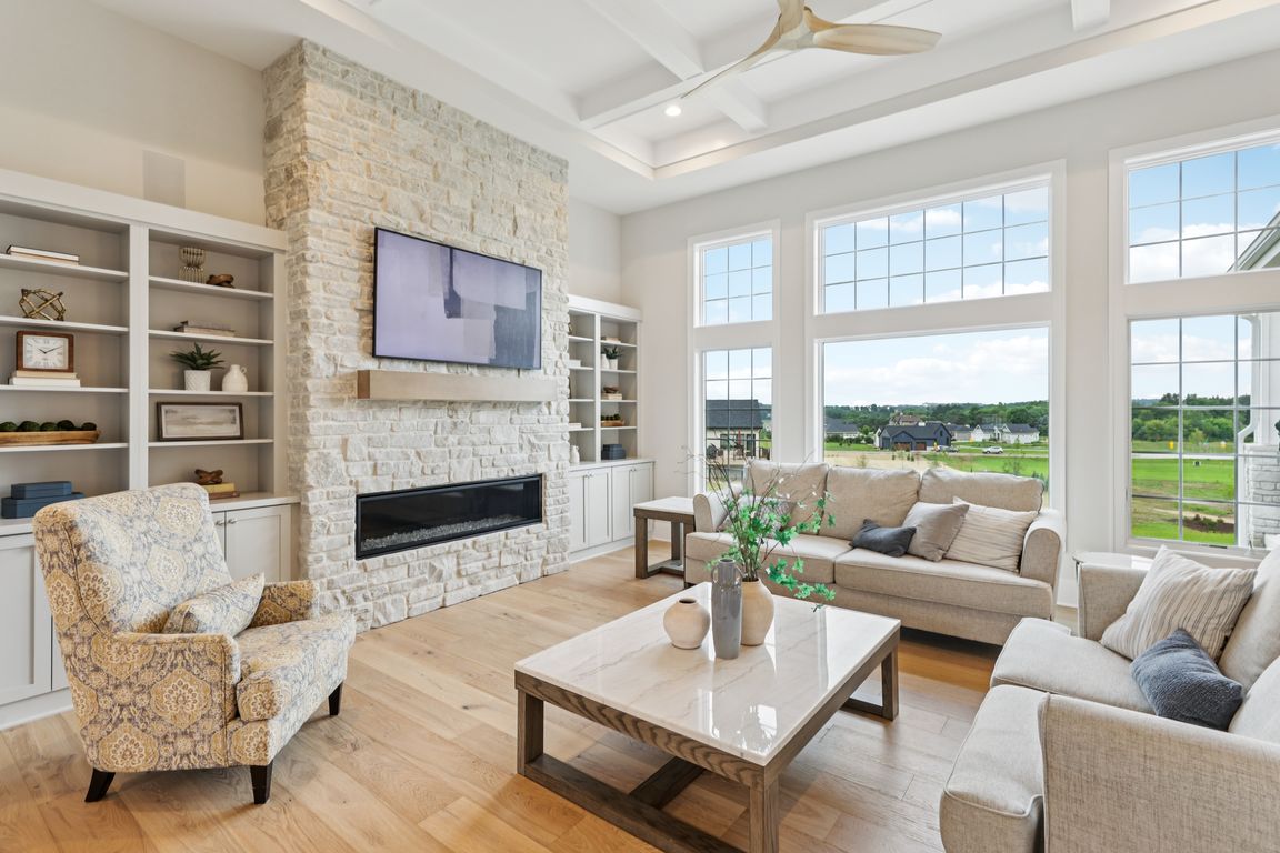 White Cedar Dr-S0907-011.jpg