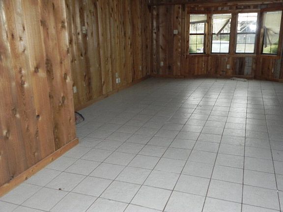 4th image of 711 N Franklin Ave