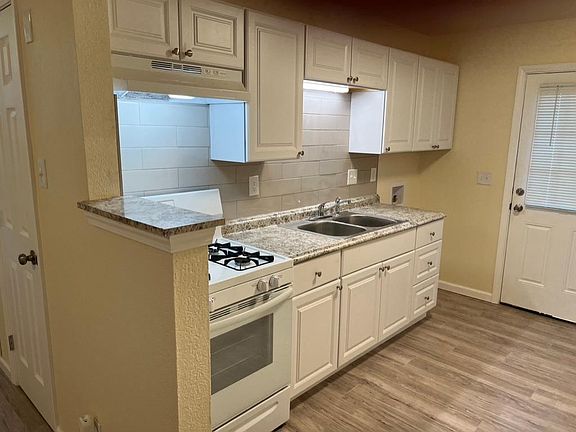 2nd image of 3112 Curtis Dr #B