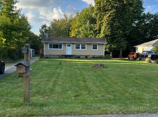 8469 Sharp Ln, Chesterland, OH 44026