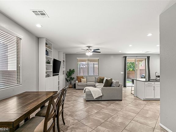 4th image of 487 Stonegate Meadow Ave