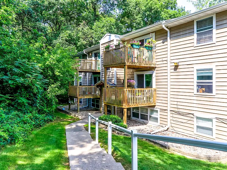 Arbor Terrace and Richland Country Apartments — Photo 6